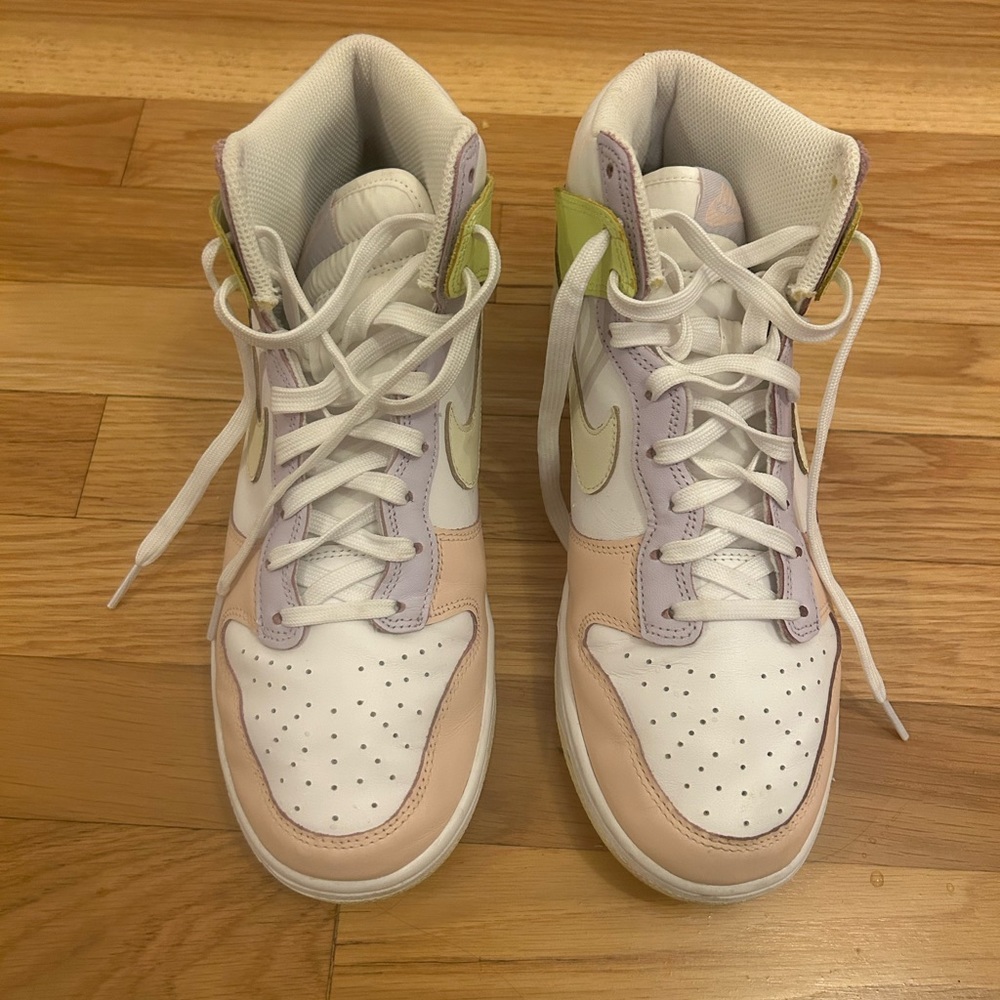 Gently worn Women’s 9.5 Nike Dunk High Pastel Sneakers